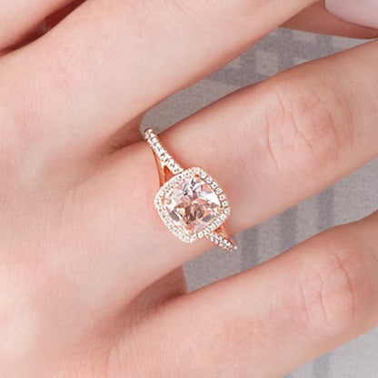 7,0 mm Morganit im Kissenschliff und Diamant 0,25 ct. Gesamtgewicht Halo-Ring mit geteilter Schiene in 10K Roségold