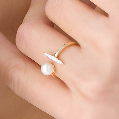 6,0 mm Zuchtperle und Diamant-Besatz Fashion-Ring mit offener Schiene in 10K Gelbgold