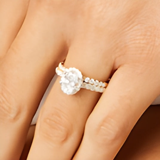 1,75 ct. Gesamtgewicht Braut-Set mit Labordiamanten in Oval- und Rundschliff aus 14K Gelbgold (I/SI2)
