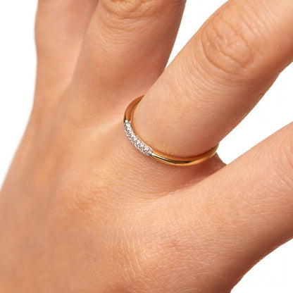 PDPAOLA™ bei Zales 0,1 ct. Gesamtgewicht Labordiamant schmaler Ring in 18K Gelbgold
