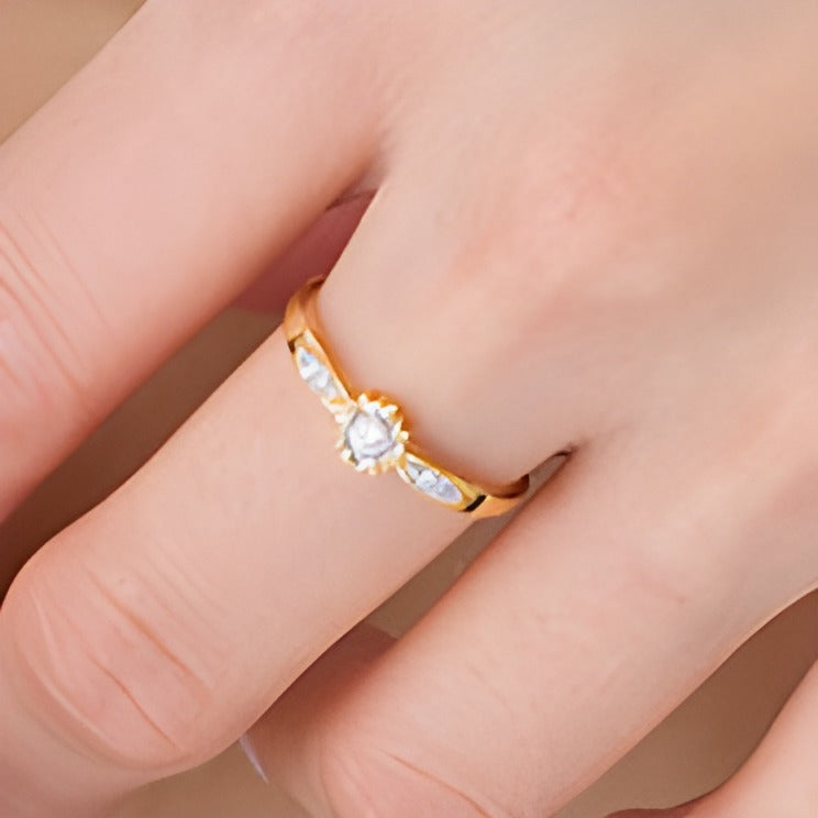 0,07 ct. Gesamtgewicht Diamant Sunburst Freundschaftsring in 10K Gelbgold