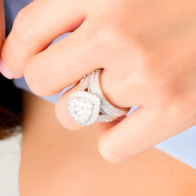 2.5 ct. Gesamtgewicht Komposit-Diamant Brautset tropfenförmig mehrreihig in 10K Weißgold