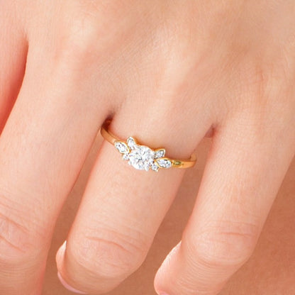 0.38 ct. Gesamtgewicht Diamant Solitär mit seitlichem Besatz Verlobungsring in 10K Gelbgold