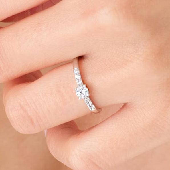0.33 ct. Gesamtgewicht Diamant-Verlobungsring in 10K Weißgold