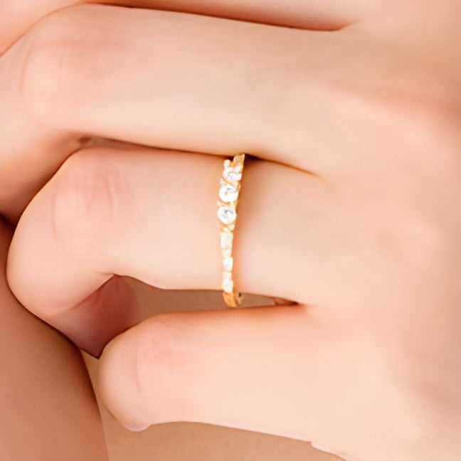 Dreistein-Freundschaftsring mit Diamanten 0.25 ct. Gesamtgewicht in 10K Gelbgold