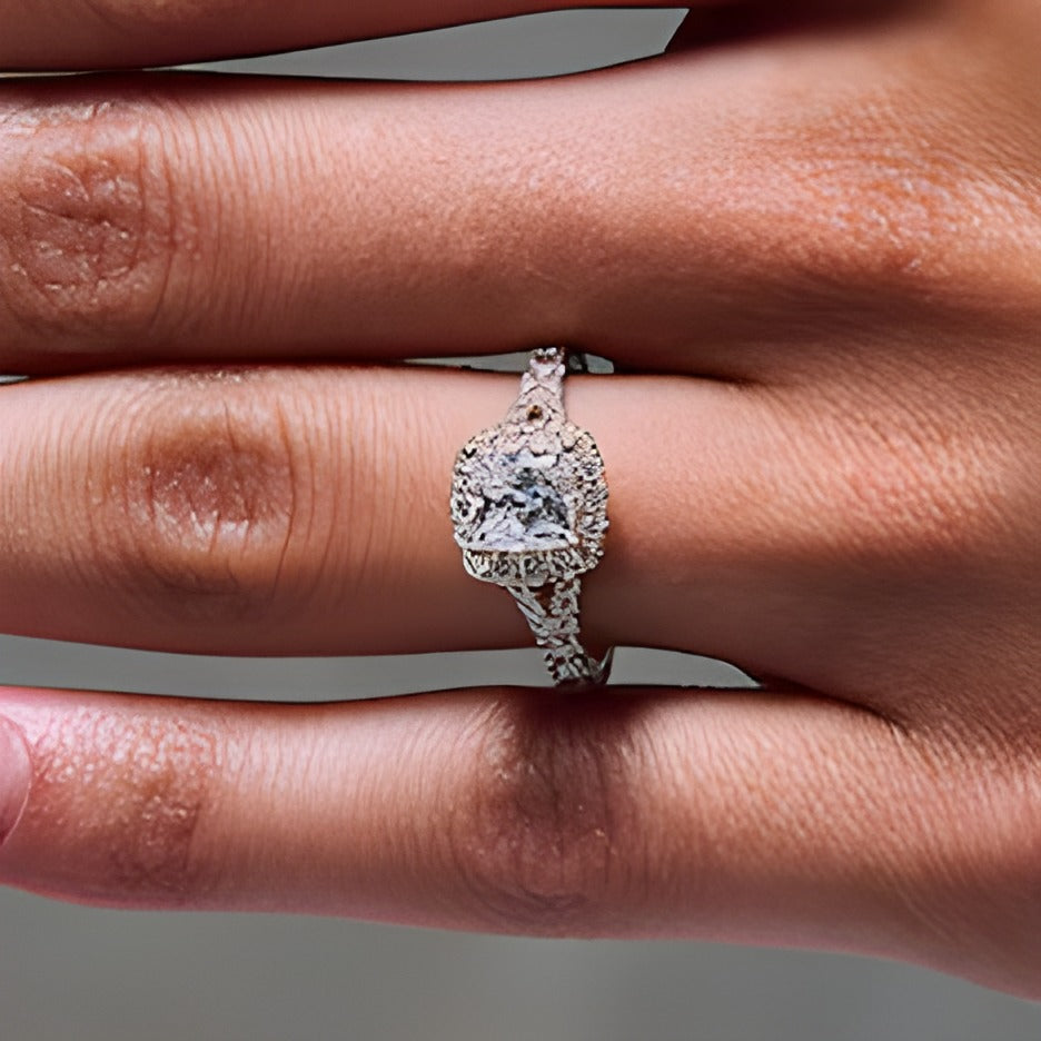 1.5 CT. Gesamtgewicht Verlobungsring mit Labordiamant im Princess-Schliff und Halo in 14K Gelbgold (F/VS2)