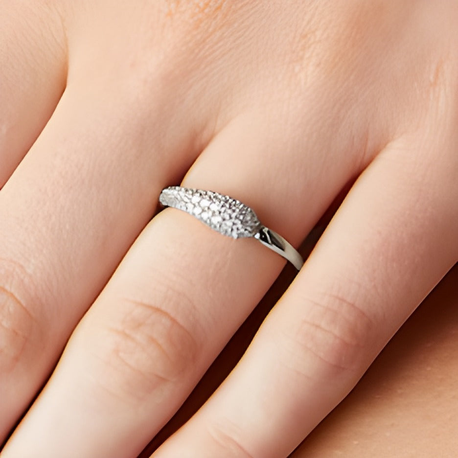 0.33 ct. Gesamtgewicht Diamant Fashion-Ring mit abgestuften Tropfen in 10K Weißgold