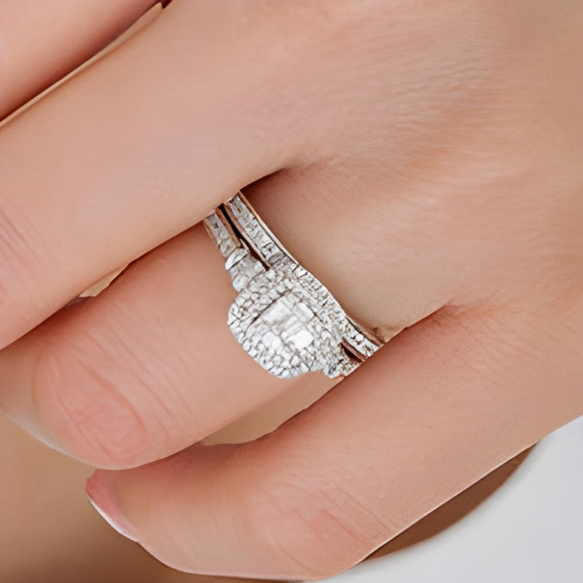 0,5 ct. Gesamtgewicht Komposit-Diamant Braut-Set mit doppeltem Kissenschliff-Rahmen in 10K Weißgold