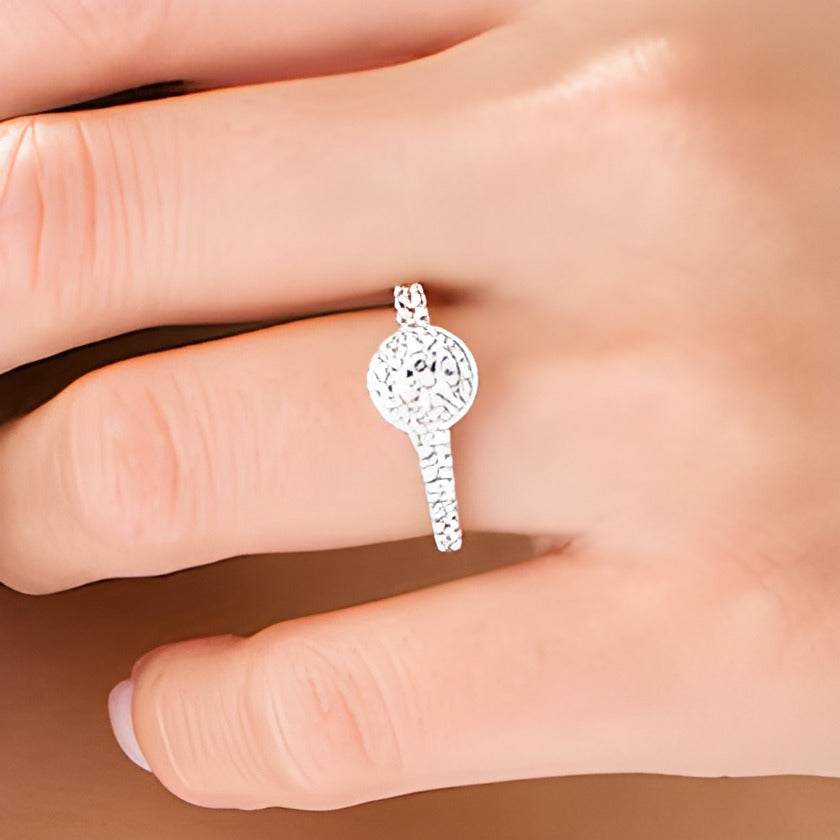 Halo-Verlobungsring mit weißen Diamanten im Rundschliff in 14K Weißgold (F/I1)