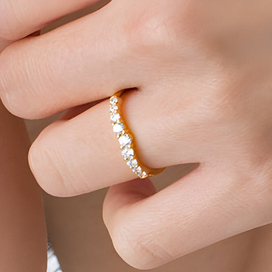 Memoire-Ring mit 0.38 ct. Gesamtgewicht Diamanten in 14K Gelbgold