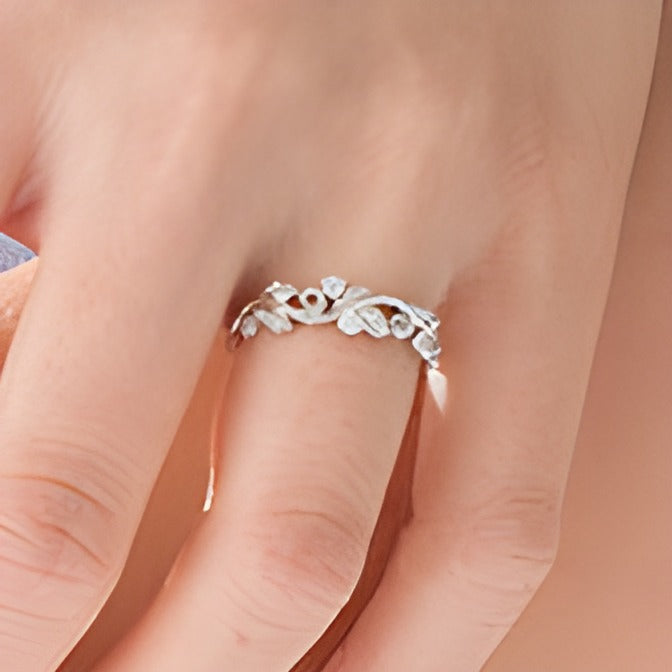 0.2 ct. Gesamtgewicht Diamant Ring im Vintage-Stil mit Ranken-Design in 10K Weißgold