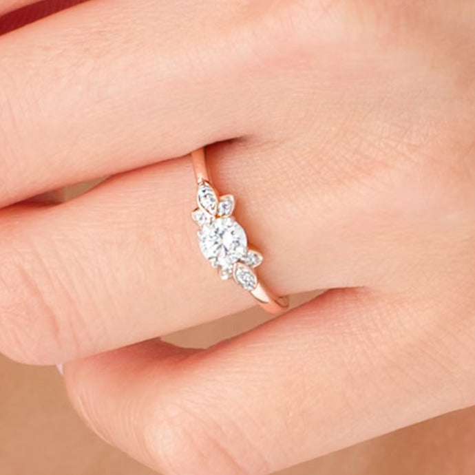 0.38 ct. Gesamtgewicht Diamant Solitär mit seitlichem Besatz Verlobungsring in 10K Roségold