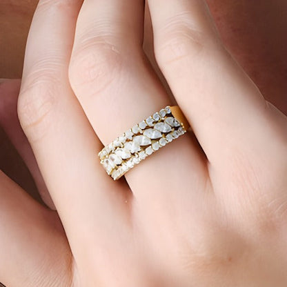 1,25 ct. Gesamtgewicht Labordiamant im Marquise-Schliff mehrreihiger Memoire-Ring in 14K Gelbgold (F/VS2)