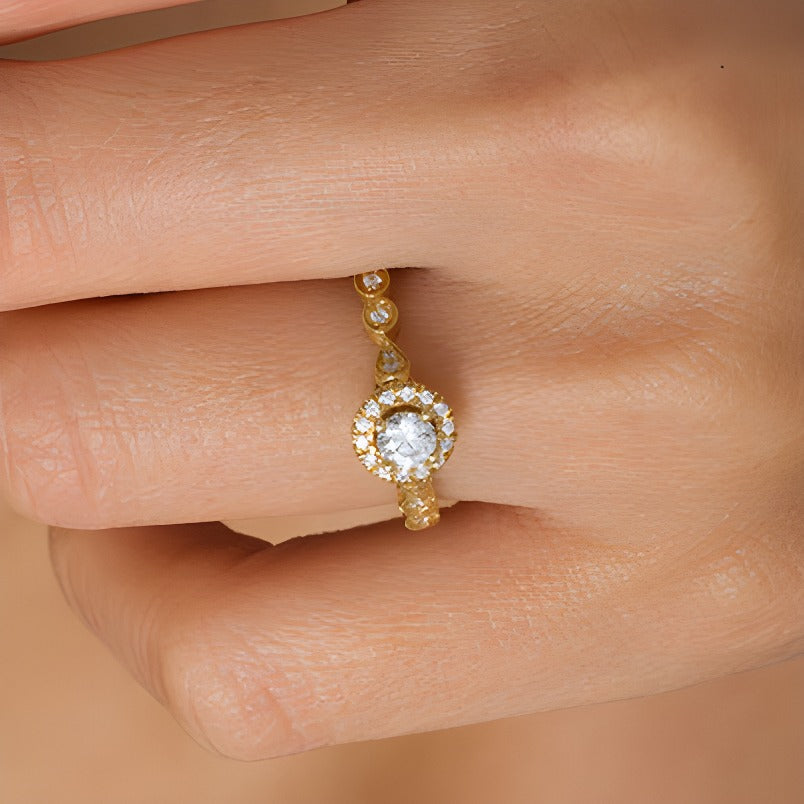 0.38 ct. Gesamtgewicht Diamant Halo Verlobungsring im Vintage-Stil in 14K Gelbgold