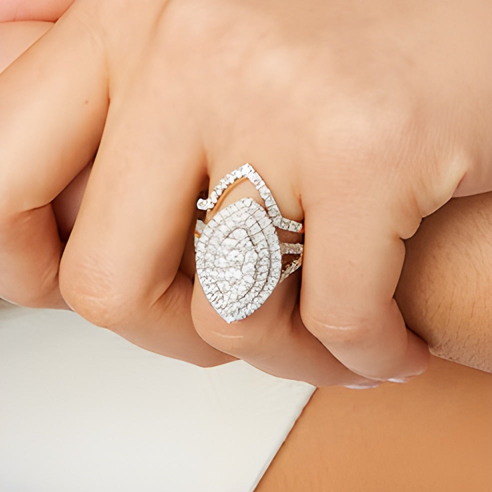 Braut-Set mit Diamanten in Marquise und rund, 2.0 ct. Gesamtgewicht, in 14K Gelbgold