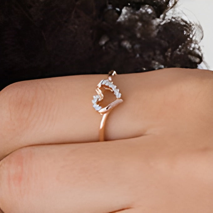 Diamant-Herz-Ring 0,05 ct. Gesamtgewicht in 10K Roségold