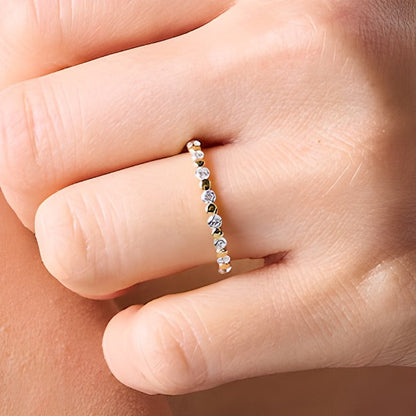 0.38 ct. Gesamtgewicht Labordiamant Ring zum Stapeln mit alternierendem Besatz in 10K Gelbgold (F/VS2)