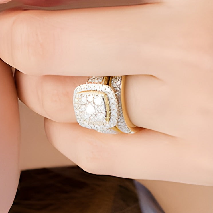 Braut-Set mit weißen Diamanten in Rund und Kissenschliff, 1,33 ct. Gesamtgewicht, im Vintage-Stil, mehrreihig, aus 10K Gelbgold für Damen