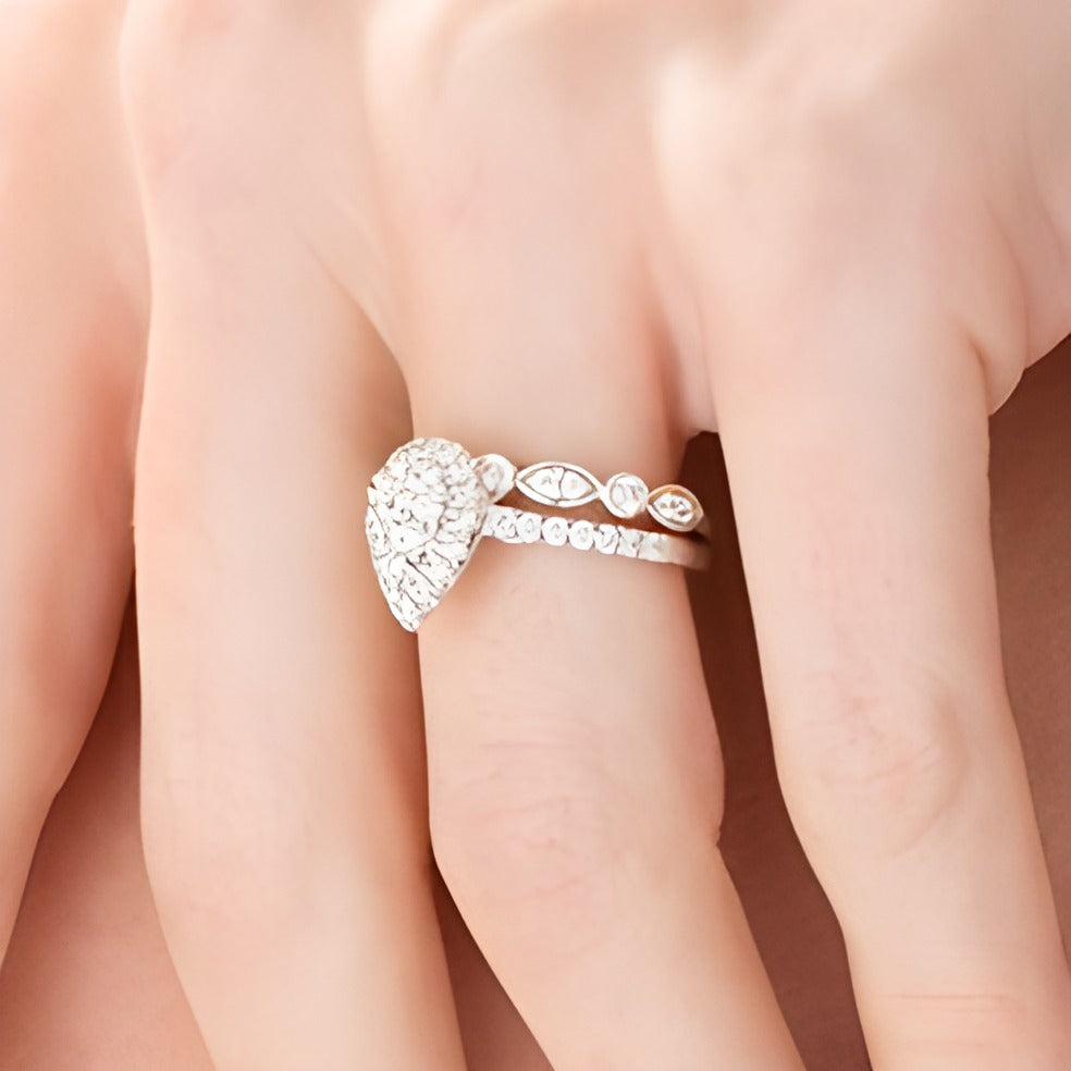 Braut-Set Komposit mit tropfenförmigen Diamanten im Art-déco-Stil 1.0 ct. Gesamtgewicht in 10K Weißgold