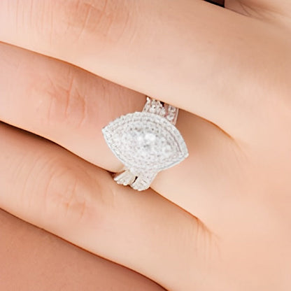 1.0 ct. Gesamtgewicht Diamant Brautset mit doppeltem Marquise-Rahmen im Vintage-Stil in 10K Weißgold