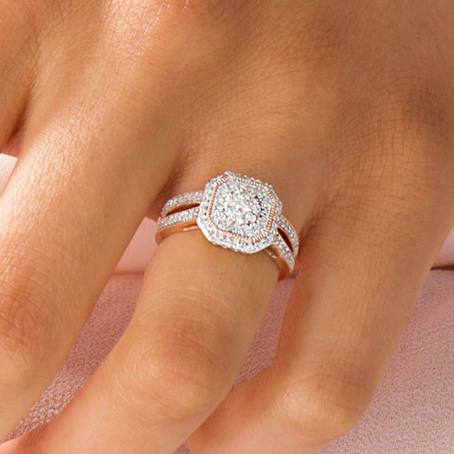 0.5 ct. Gesamtgewicht Komposit-Diamant Halo Vintage-Ring mit geteiltem Ringschienen-Design in 10K Gelbgold