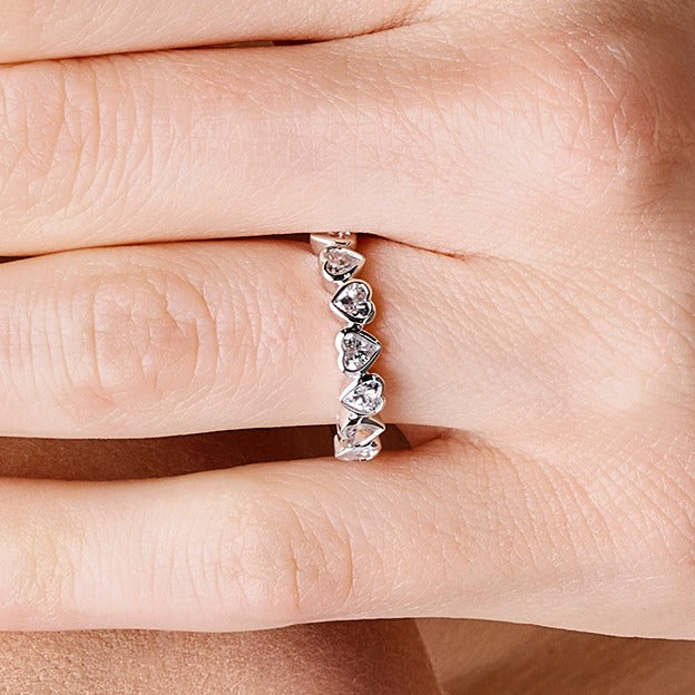 1.0 ct. Gesamtgewicht herzförmiger Labordiamant Sieben-Stein-Ring in 14K Weißgold (F/VS2)