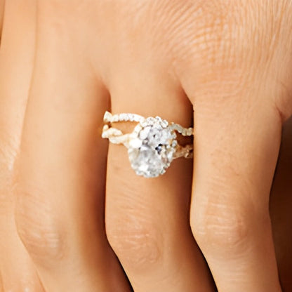 2.63 CT. Gesamtgewicht Braut-Set mit ovalem Labordiamant, Twist-Ring und Halo in 14K Gelbgold (I/SI2)