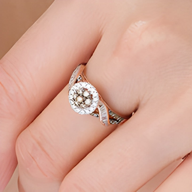0,5 ct. Gesamtgewicht Champagner und weißer Komposit-Diamant Bypass Ring in 10K Roségold