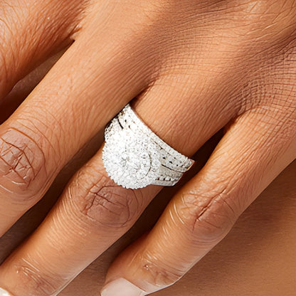2.0 ct. Gesamtgewicht Diamant-Brautset mit doppeltem Rahmen und dreireihigem Design in 10K Gelbgold