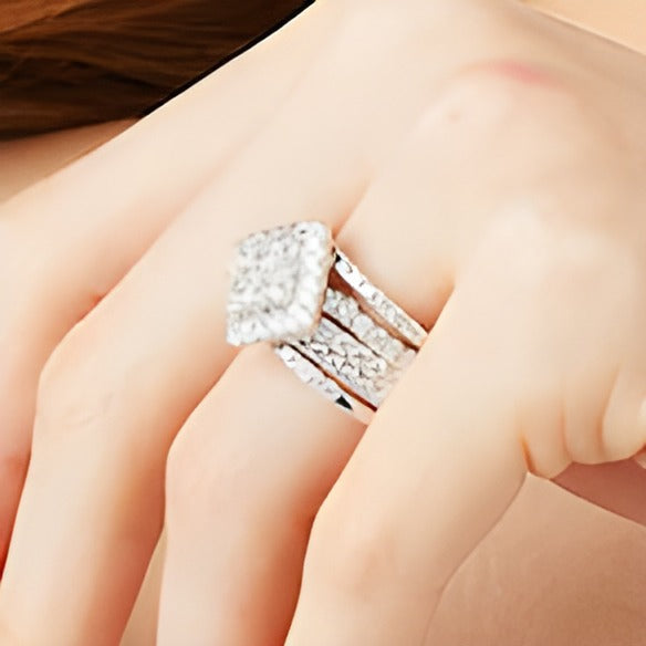 Braut-Set 3.0 ct. Gesamtgewicht mit Princess-Diamanten in quadratischem Rahmen, Dreiteilig, 14K Weißgold