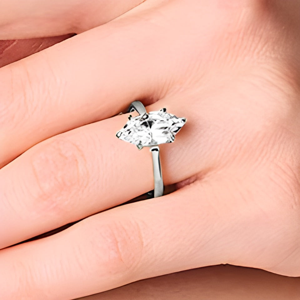 3.0 ct. Gesamtgewicht Solitär-Verlobungsring mit Labordiamant im Marquise-Schliff in Platin (F/VS2)