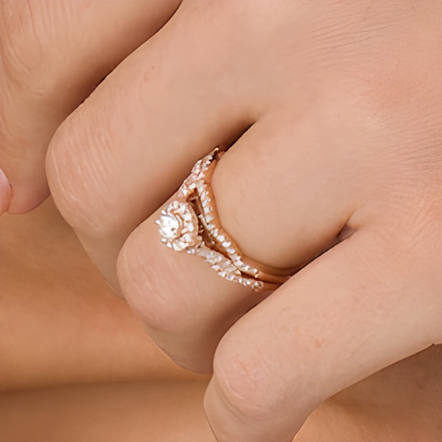 0.5 ct. Gesamtgewicht Diamant Brautset mit Rahmen und gedrehter Schiene in 10K Roségold (I/I2)