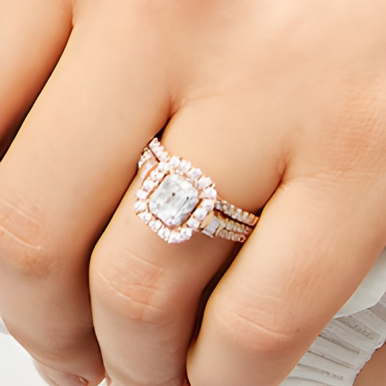 Braut-Set mit Diamanten im Smaragdschliff, zweireihig, 1.0 ct. Gesamtgewicht, in 10K Roségold