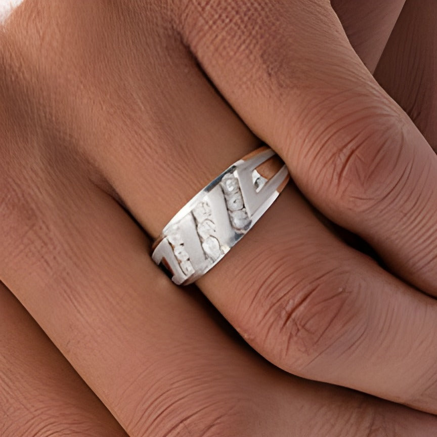 0.1 ct. Gesamtgewicht Diamant Ring dreireihig schräg mit Multi-Finish in rhodiniertem Sterlingsilber