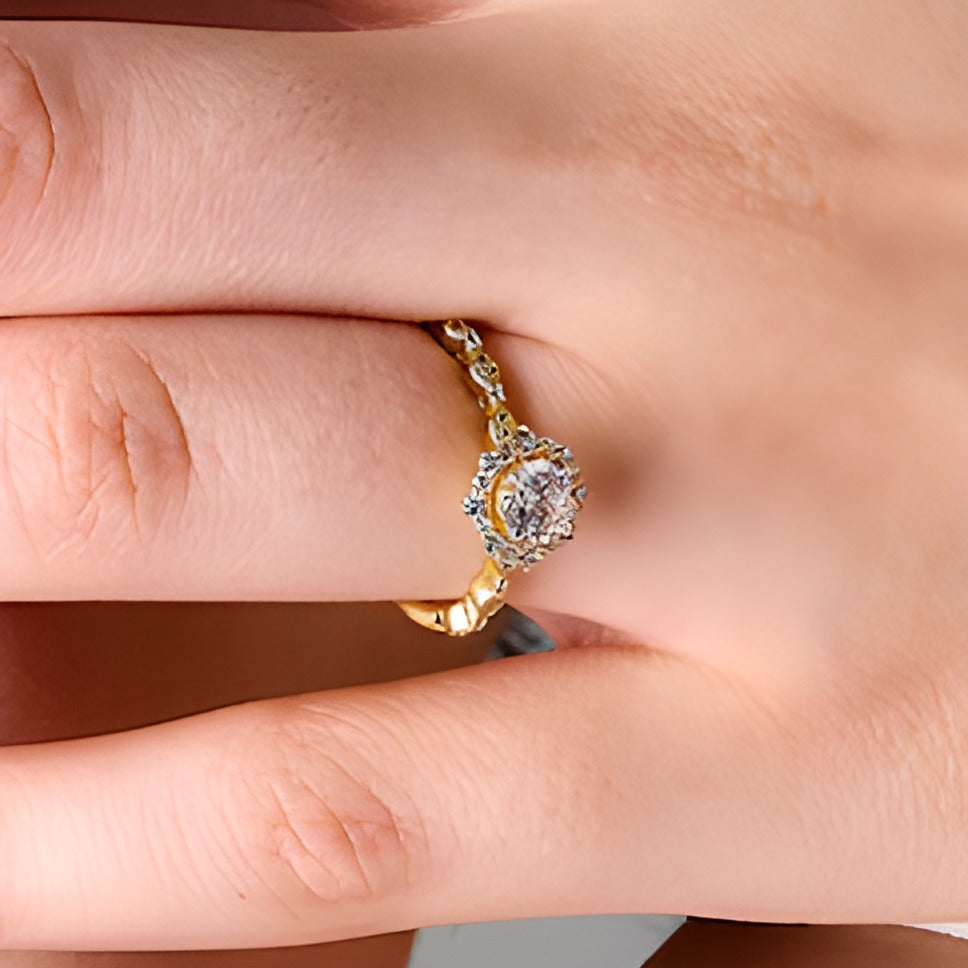 0,75 ct. Gesamtgewicht Diamant Halo Verlobungsring im Art-Déco-Stil aus 14K Gelbgold