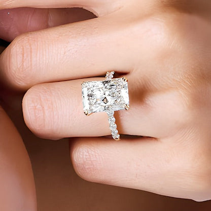 8.63 CT. Gesamtgewicht Solitär mit seitlichem Besatz mit Labordiamant im Radiant-Schliff in 14K Gelbgold (F/VS2)