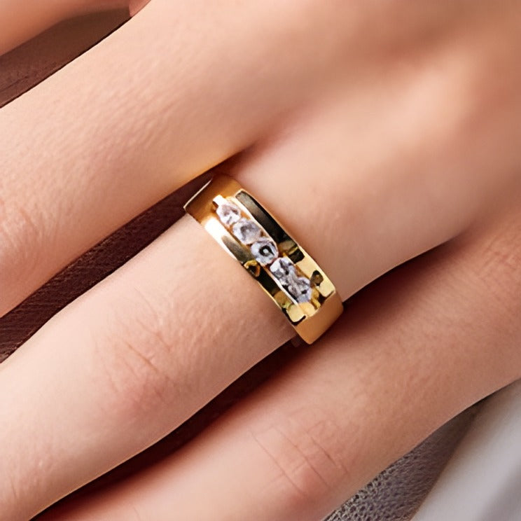 Memoire-Ring mit 5 Diamanten 0,5 ct. Gesamtgewicht kanalgefasst in 14K Gelbgold