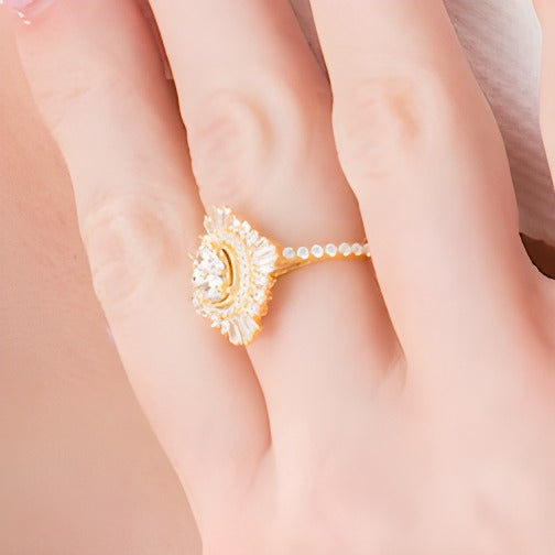 Cocktail-Ring mit Diamanten in ovaler Komposit-Fassung, 1.25 ct. Gesamtgewicht, 14K Gelbgold