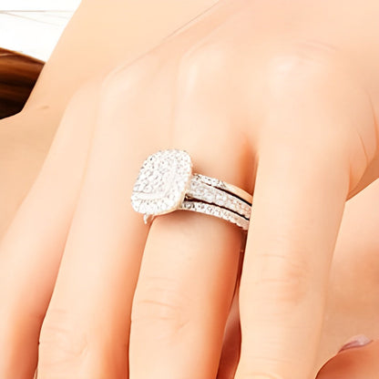 Braut-Set mit Diamanten im Kissenschliff und rundem Schliff 1.5 ct. Gesamtgewicht in 10K Weißgold