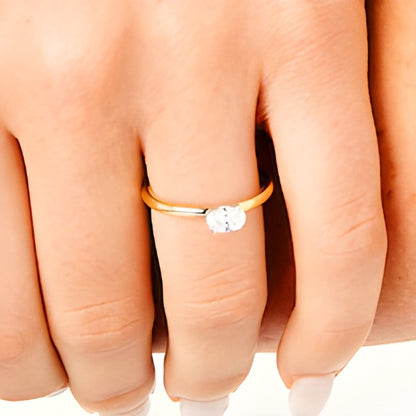 0.5 CT. Solitär-Ring mit ovalem Diamant quer in 14K Bicolor-Gold (I/I2)