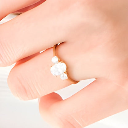 1.0 CT. Gesamtgewicht Dreistein-Verlobungsring mit ovalen und runden Diamanten in 14K Gelbgold