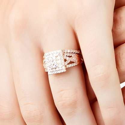 Braut-Set mit 1.0 ct. Gesamtgewicht Diamanten in Rechteck, rund und Baguette, Twist-Split-Shank in 10K Roségold