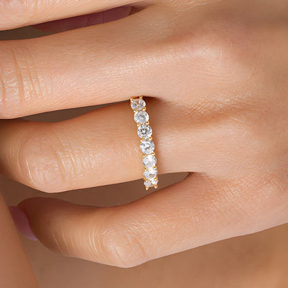 Memoire-Ring mit sieben Diamanten 0.75 ct. Gesamtgewicht in 10K Gelbgold