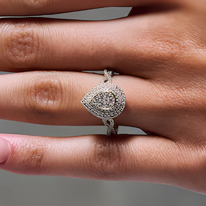 0,5 ct. Gesamtgewicht Multi-Diamant Verlobungsring mit doppeltem Rahmen in 10K Gelbgold