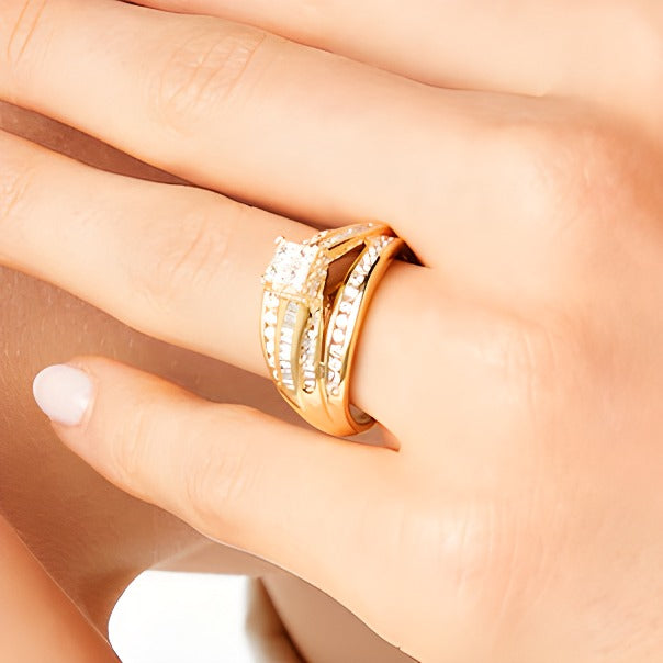 1.0 ct. Gesamtgewicht Verlobungsring mit Diamanten im Princess- und Rundschliff, Bypass mit doppelter Reihe, in 10K Gelbgold