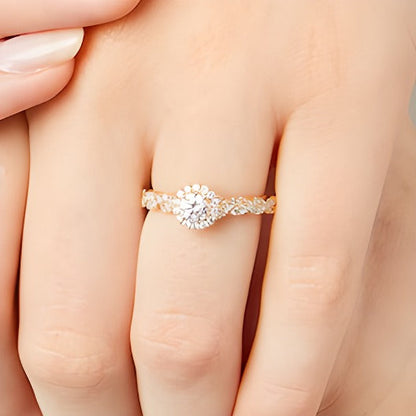 Halo Verlobungsring mit weißen Diamanten im Rundschliff 0,75 ct. Gesamtgewicht in 14K Gelbgold