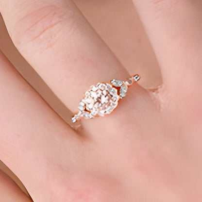5,0mm Morganit und 0,2 ct. Gesamtgewicht Diamant Fashion-Ring mit Blütenrahmen und Blatt-Ringschiene in 10K Roségold