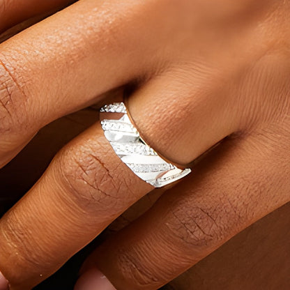 0,33 ct. Gesamtgewicht Diamant-Ring mit schräger Reihe in 10K Weißgold