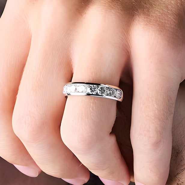 2.0 CT. TW Labordiamant Ring kanalgefasst in 10K Weißgold (F/VS2)