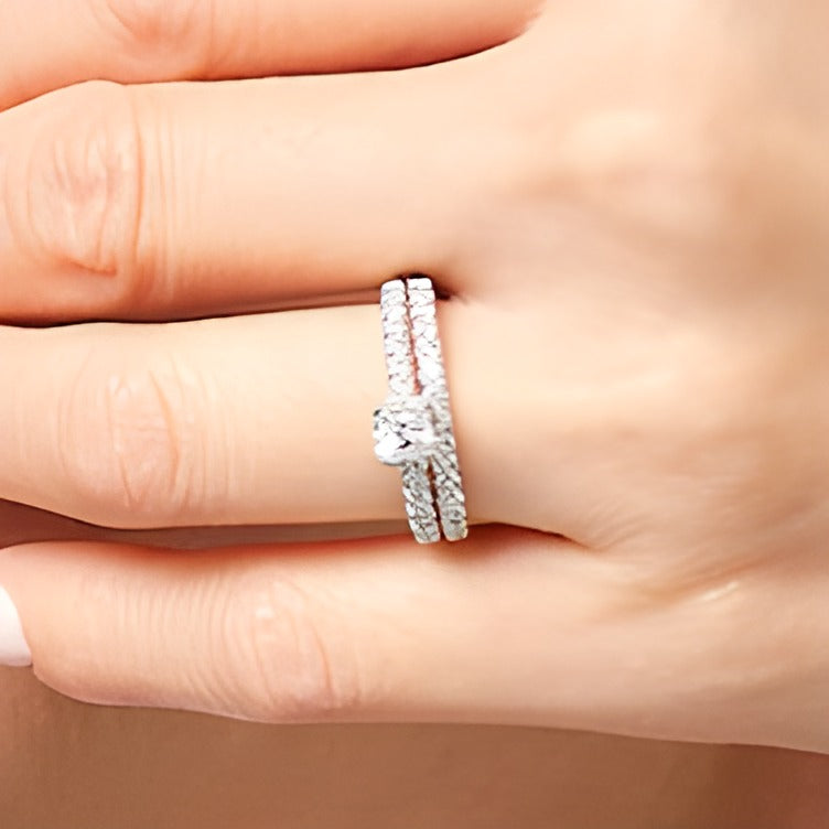 1.0 CT. Gesamtgewicht Diamant-Brautset im Princess-Schliff mit verstecktem Rahmen in 14K Weißgold (I/I2)